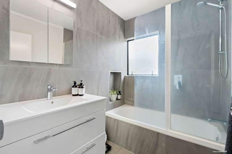 38 Seaward Place Wattle Downs_12