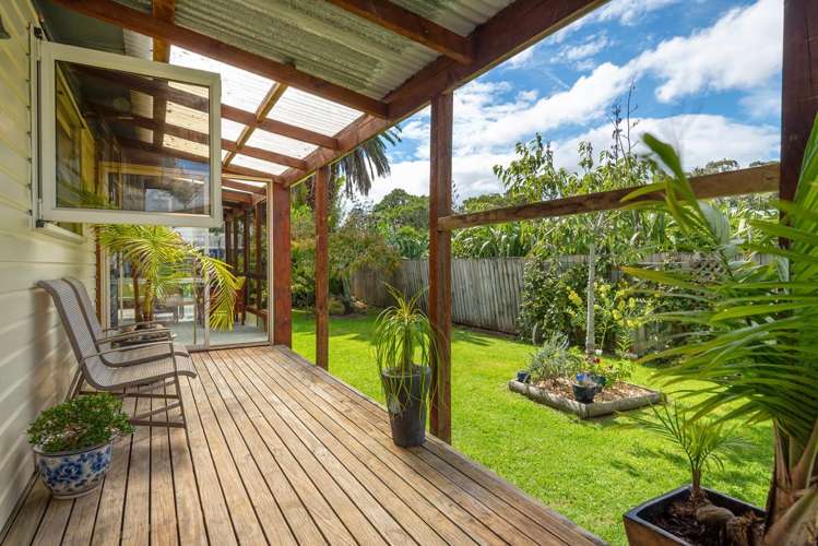 7 Parakai Avenue Parakai_16