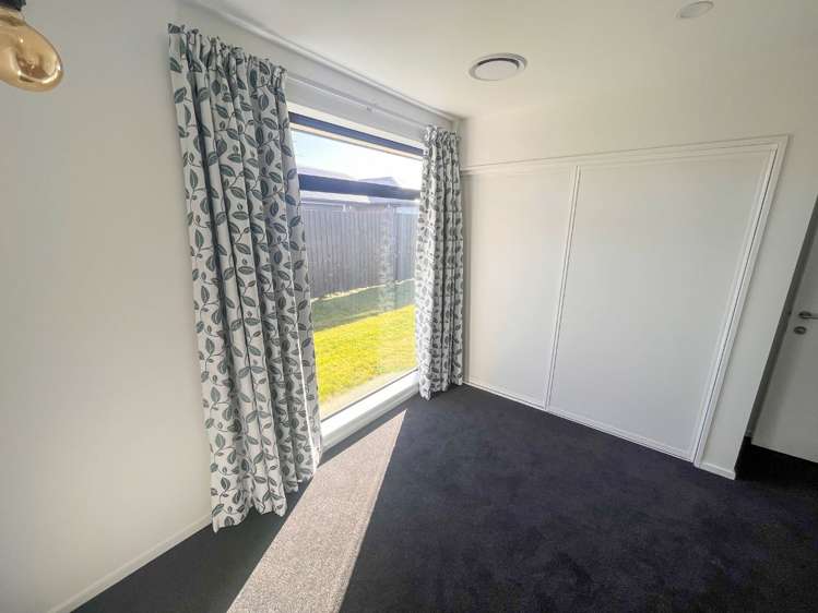 6 Dianthus Place Wigram_14