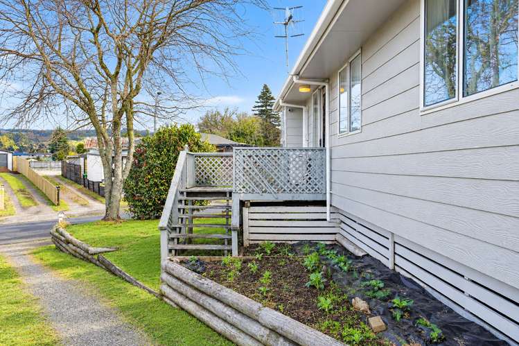 11 Crystal Place Pukehangi_1