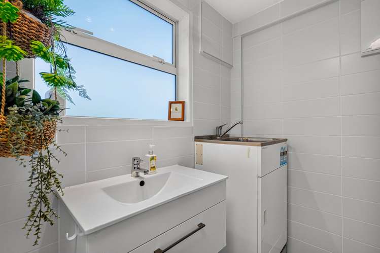 1/64 Seaview Road Castor Bay_50