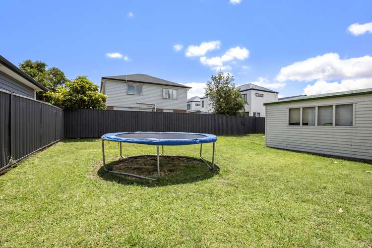18 Farnborough Crescent Mangere_19