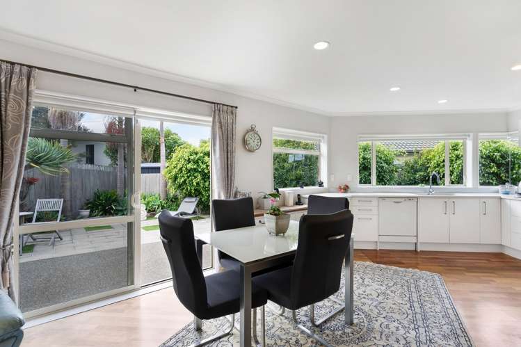 10 Chesterfield Way Orewa_8