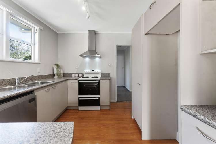 1/12 Selwyn Crescent Forrest Hill_12