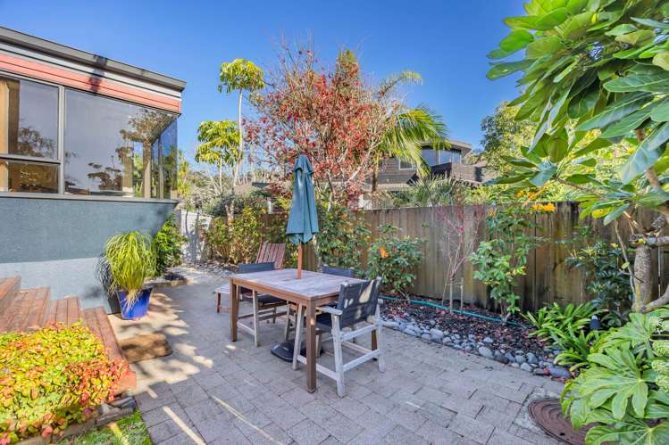 1/1031 Beach Road Torbay_12