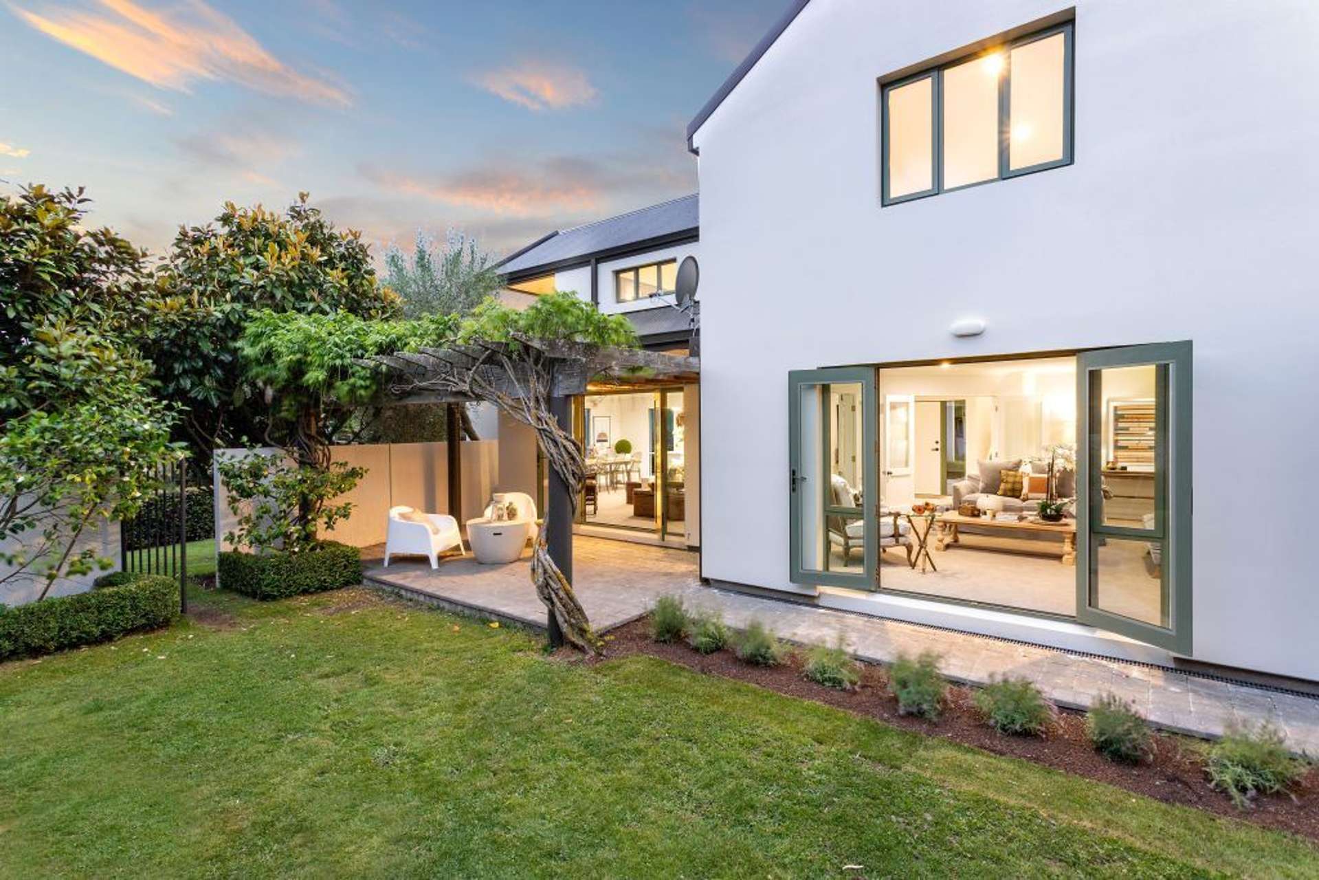 4 Enticott Place Huntsbury Christchurch City Houses for Sale