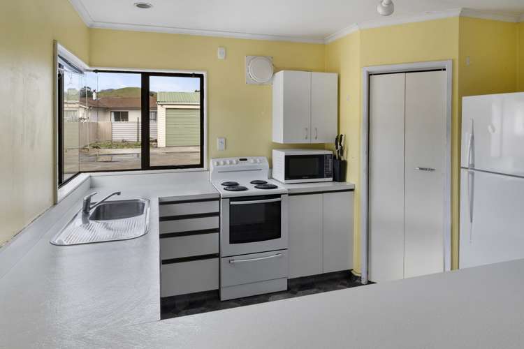 19 Lord Auckland Road Wakefield_10