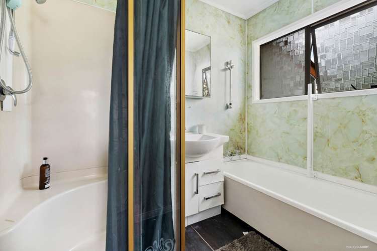 29 Redcrest Avenue Red Hill_9