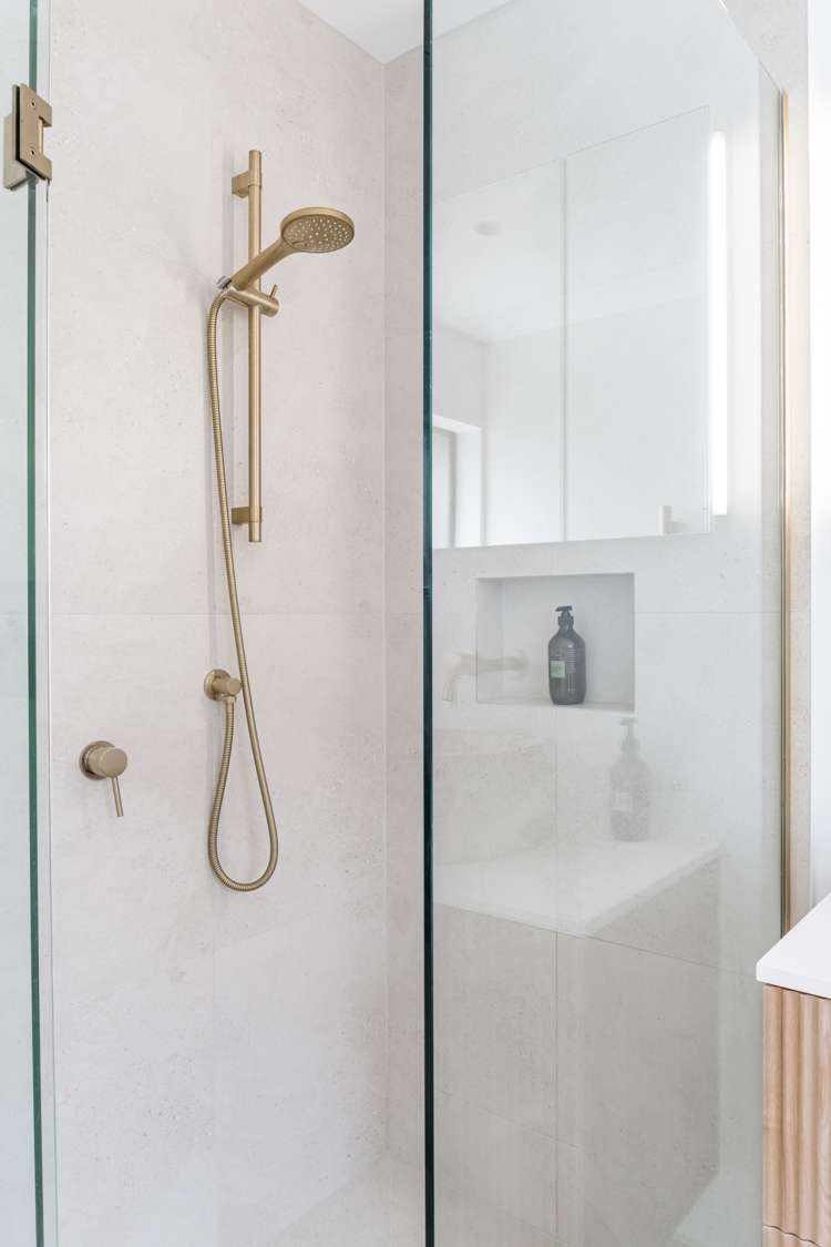 10C Long Street Raglan_12