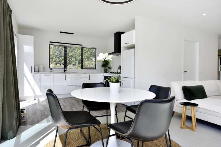 3203 Archers Road Tennyson Inlet_5