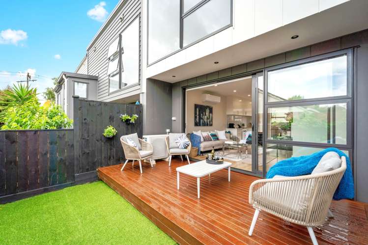 7/8 Bagnall Avenue Pt England_0