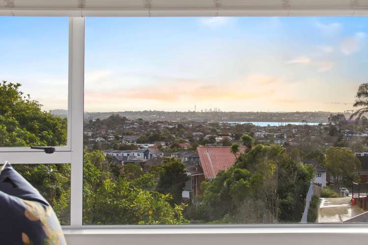 10 Etherege Place Mellons Bay_24