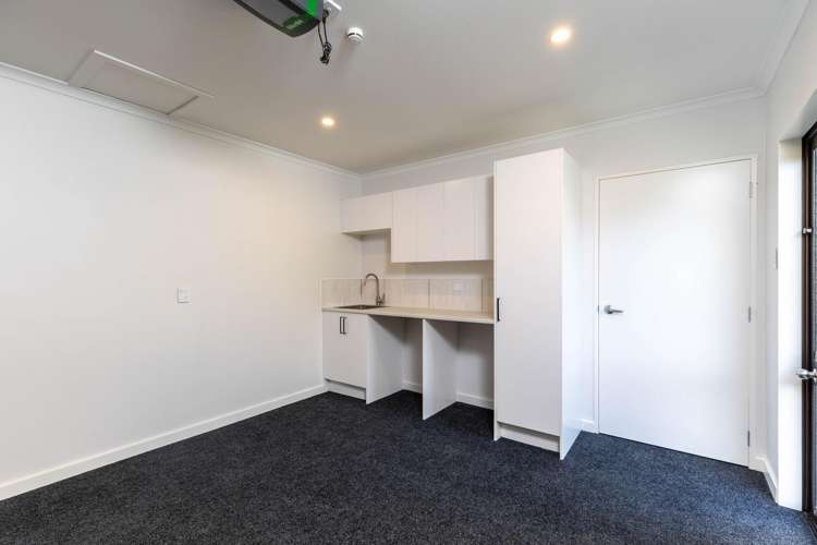 319 Princes Drive Britannia Heights_25