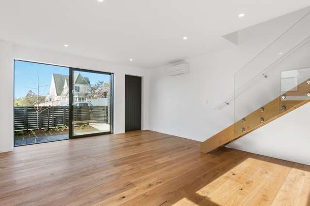 2/4 Glen Atkinson Street Saint Heliers_3