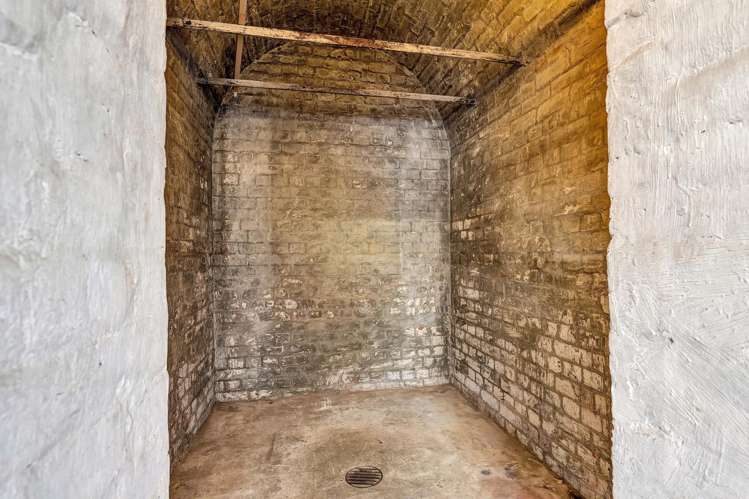 175 + 175A High Street Eltham_34