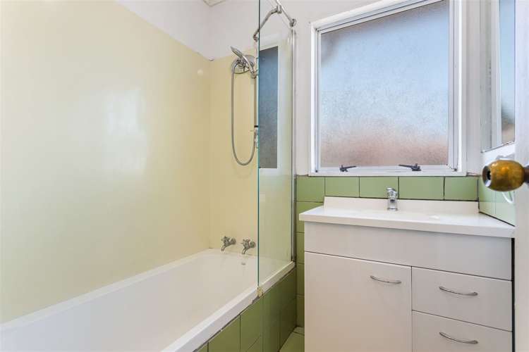2/9 Ireland Place Ranui_8