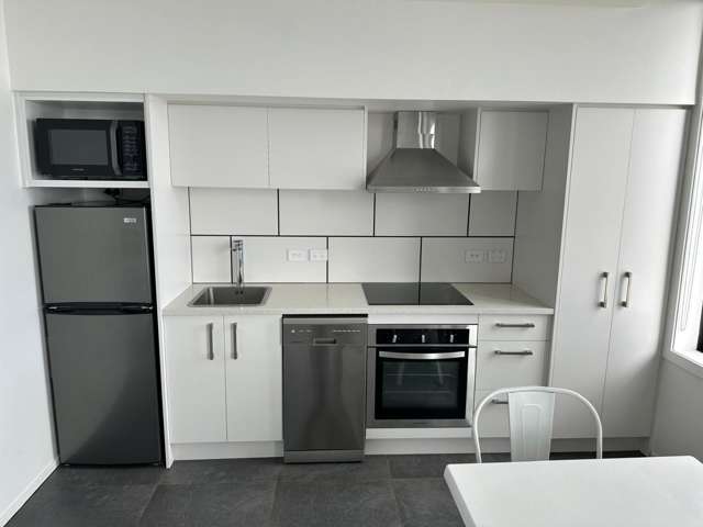 Fully Furnished 2-Bedroom Apartment for Rent in Avondale, Auckland
