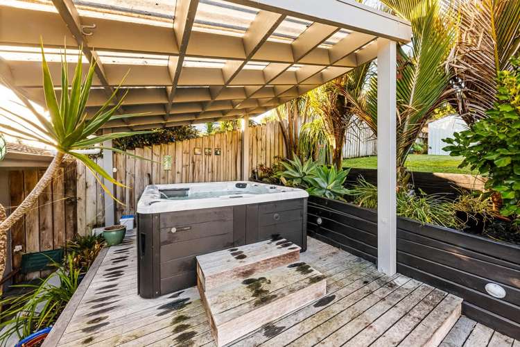 2/12 Browns Bay Road Rothesay Bay_13