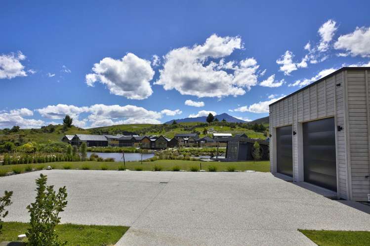 18 and 20 Woolshed Road Jacks Point_4