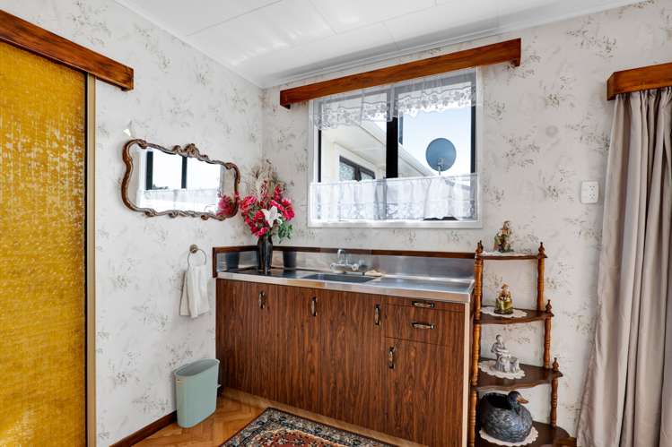 82 Blake Street Waitara_11