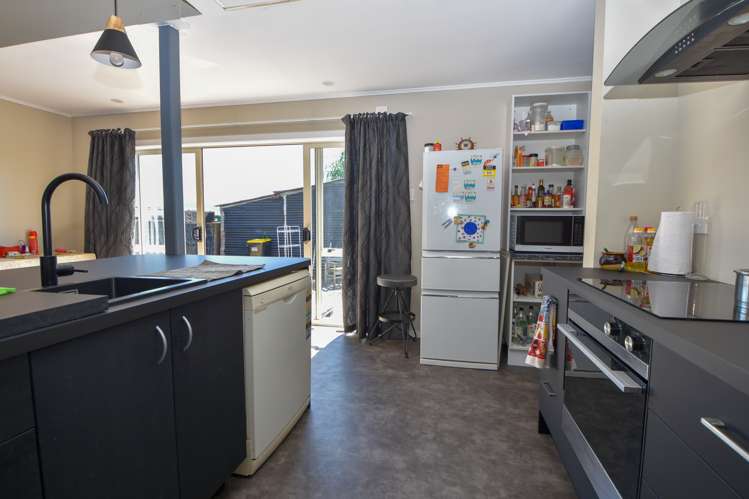 320 High Street South Carterton_5