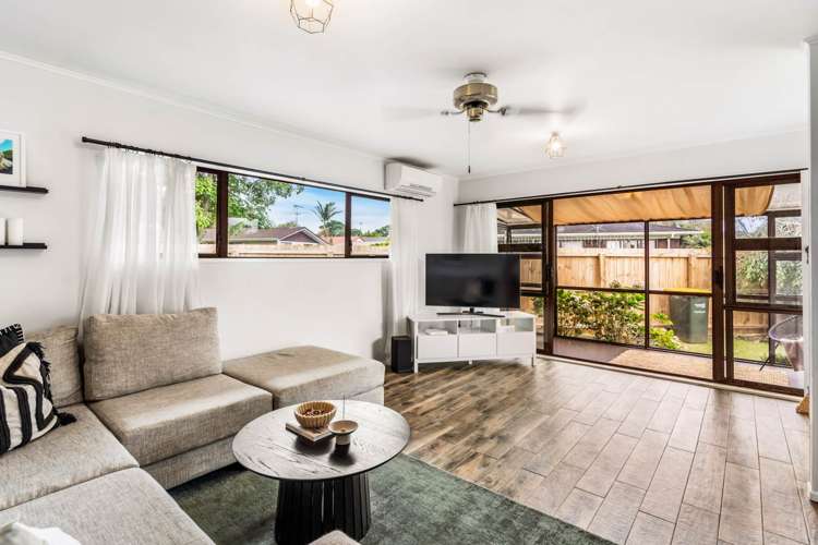 2/4 Lionel Sharp Place_0