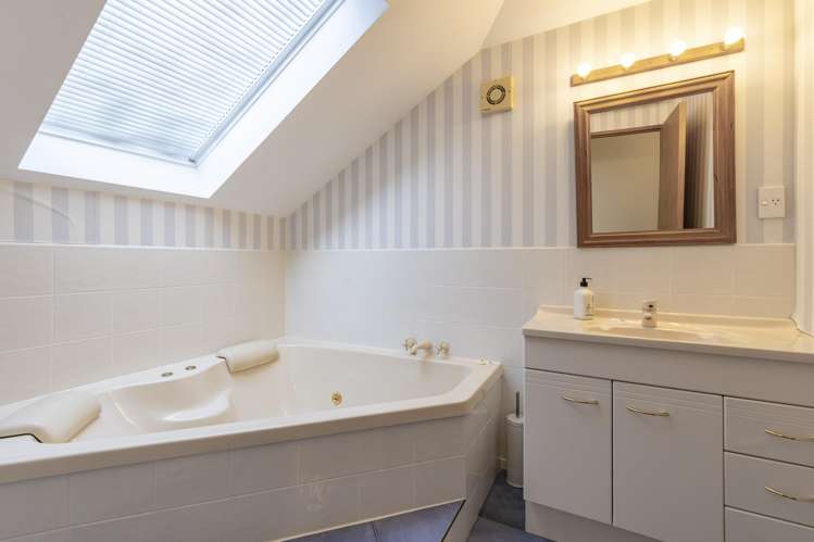 25 Gunns Crescent Cashmere_30