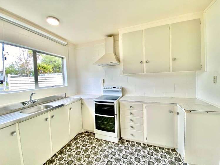 2/10 Marlene Avenue Te Atatu South_5