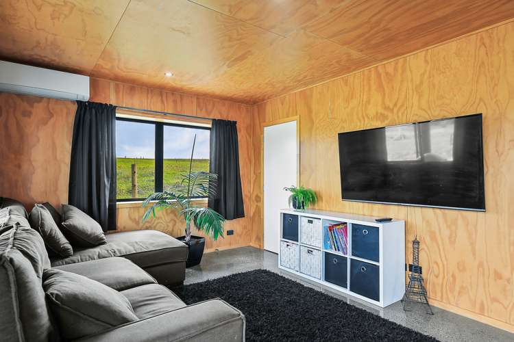 23 Metcalfe Road Ngahinapouri_21