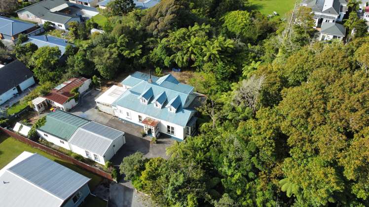 2 Palmerston Street Greymouth_30