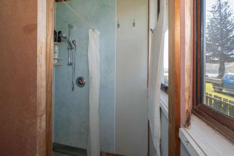 5 Esplanade Marokopa_12