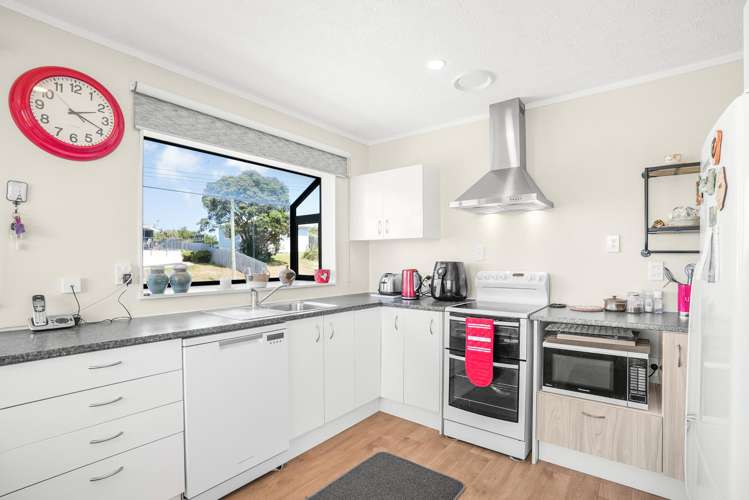 74 Pikarere Street Titahi Bay_6