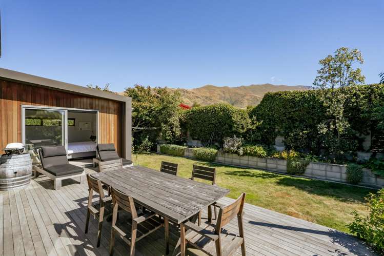 8 Pebble Lane Wanaka_2