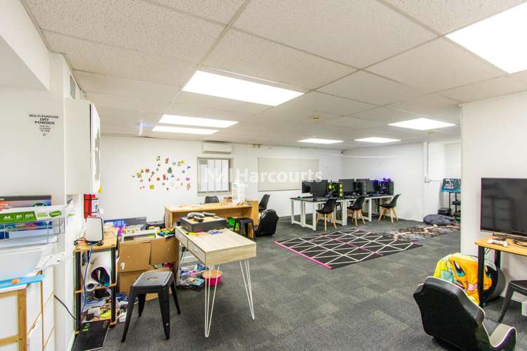 1B/34 Barrys Point Road Takapuna_4