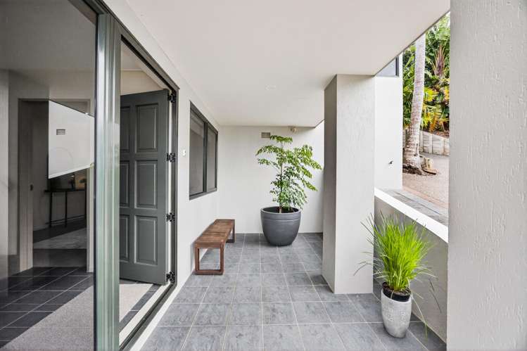 1/70B Carlisle Road Browns Bay_25