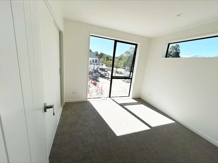 Villa 15, 161 Arthurs Point Road Arthurs Point Queenstown Houses