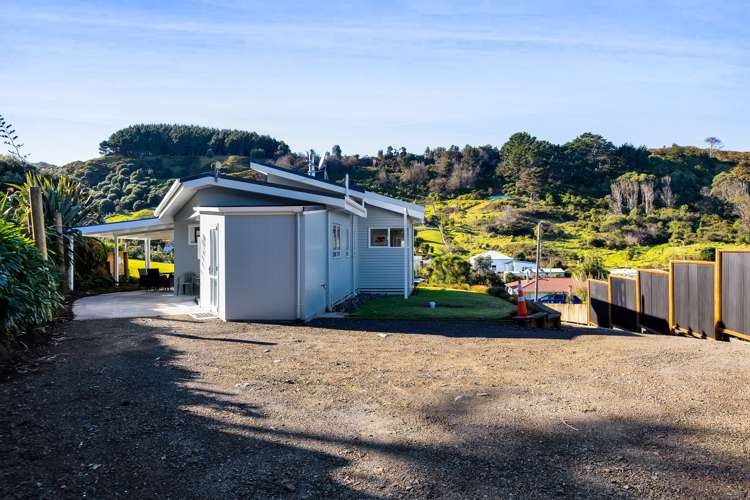 8 Tainui Street Mokau_16