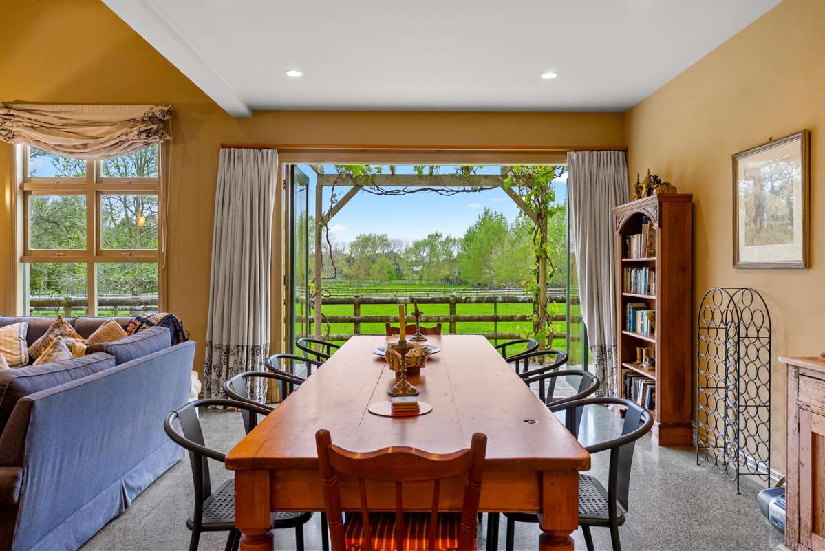 744 Waitakere Road_3