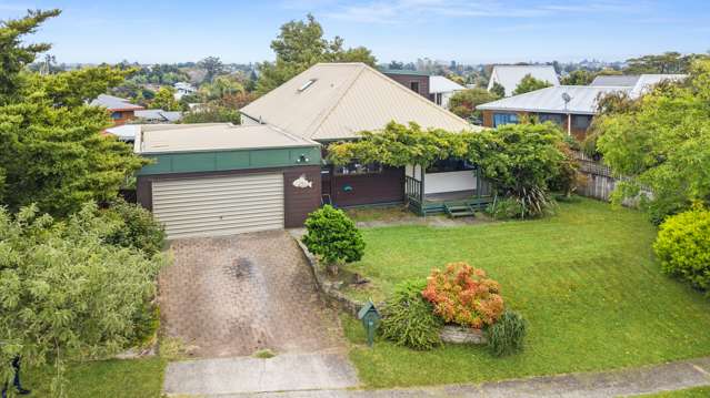 44 Lansdowne Crescent Glenview_1