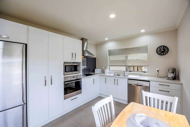 16/8 Village Place Tuakau_4