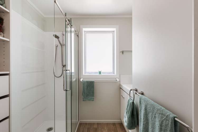 63 Kingswood Road Brookfield_15