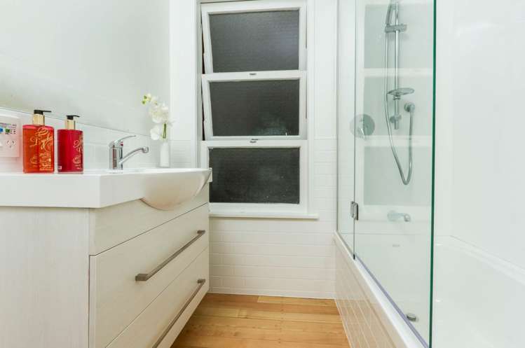 5/10 Blomfield Spa Takapuna_12