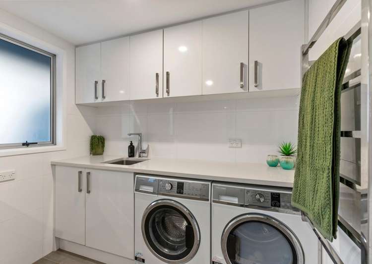 454B Beach Road Murrays Bay_11