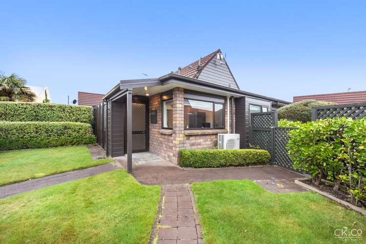 22/18 King Street Petone_16