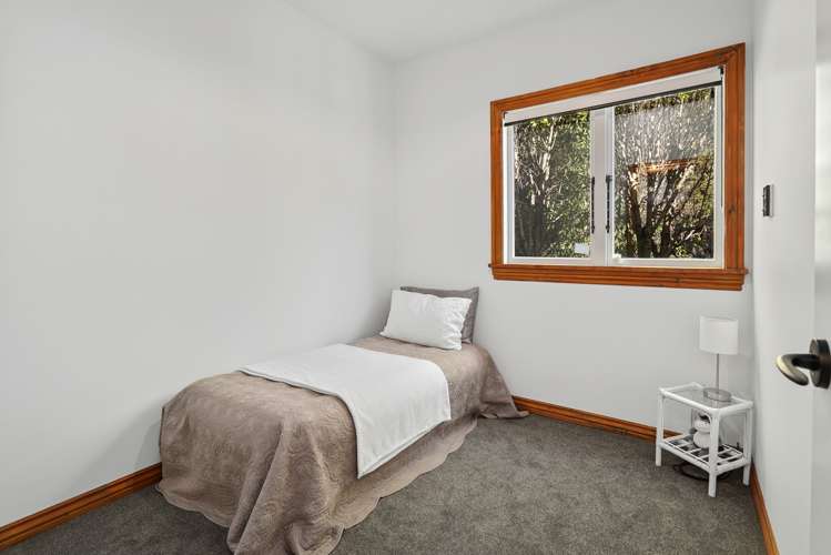 53 Murphy Street Toi Toi_12