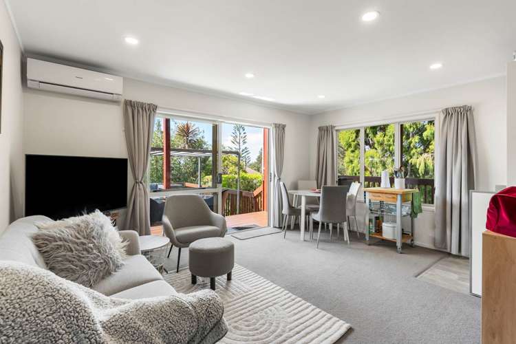 14 Longfellow Parade Glen Eden_18