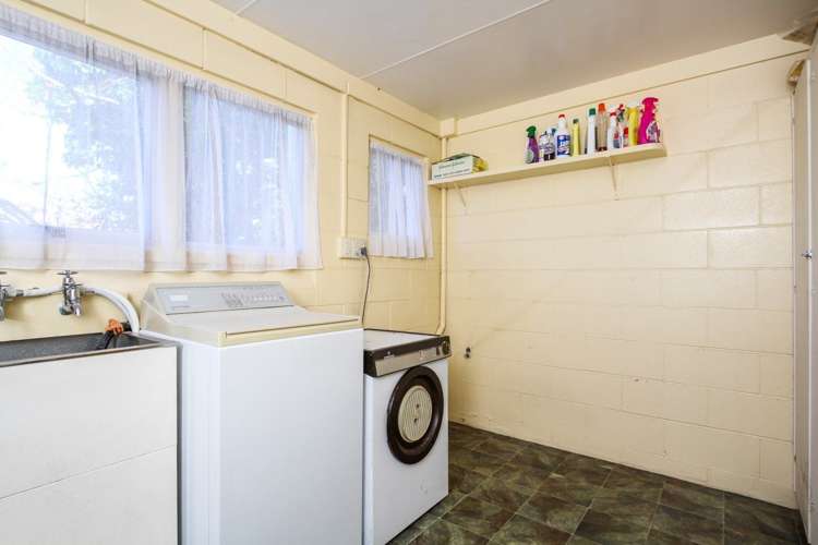 2/160a Titirangi Road New Lynn_10