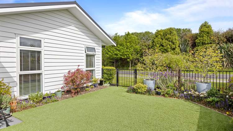 34 Noumea Drive Rangatira Park_18