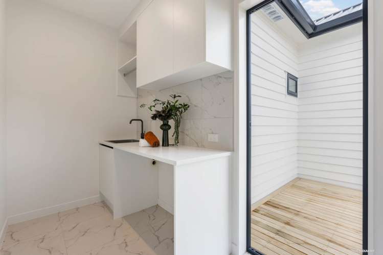 11 Meadows Drive Clevedon_19