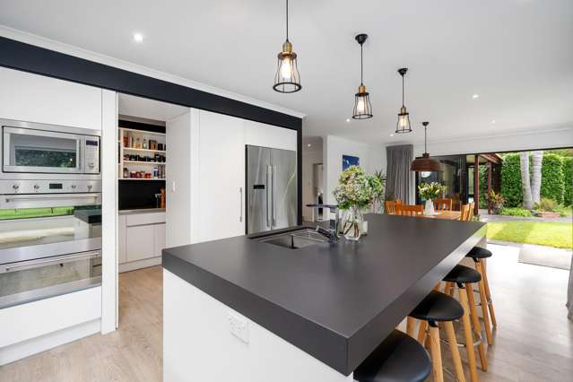 Lifestyle Oasis with Pool & Tennis Court